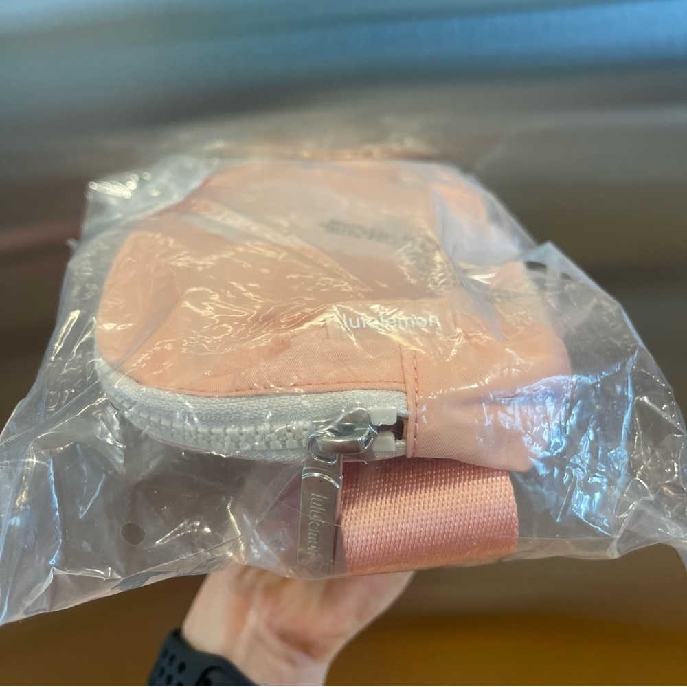 NWT Melon Sorbet Lululemon Everywhere Belt bag silver hardware logo 1L size pink - Picture 13 of 14